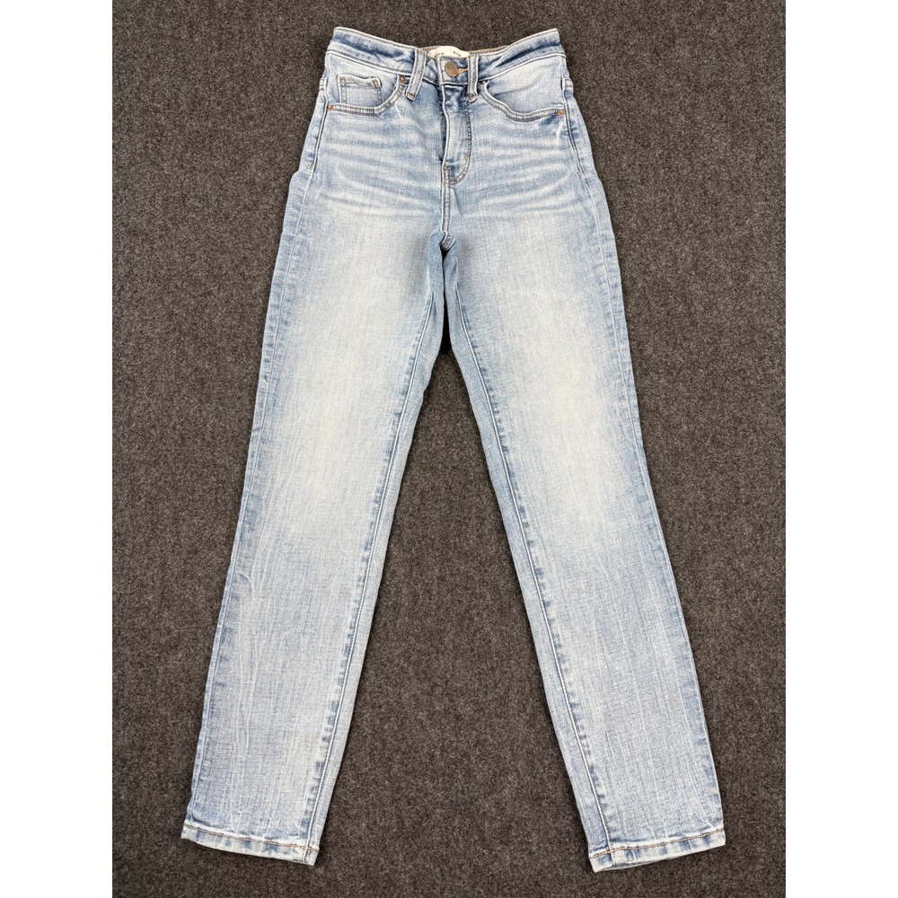 BKE Ellie High Rise Mom Jeans Light Wash Denim Size 22 (23x26.5) Stretch